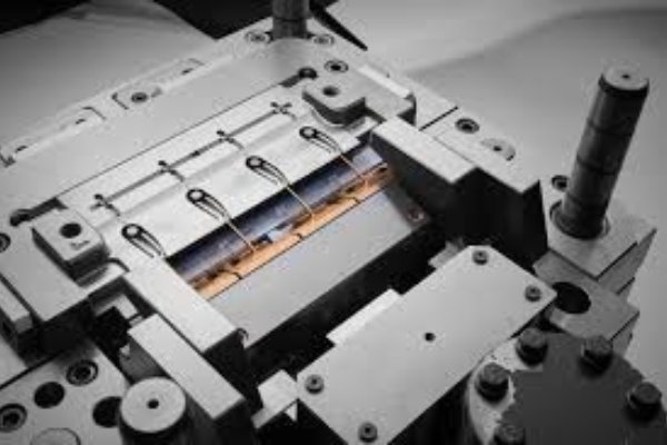 Hot Runner Mold Design: Balancing Cost and Performance