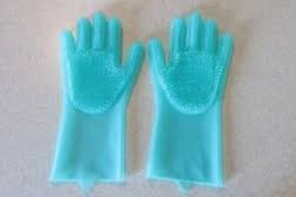 The Advantages of LSR Gloves Compared to Other Materials