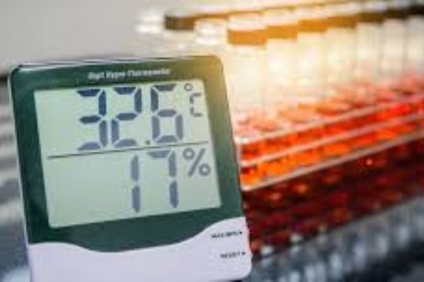 How Ambient Temperature and Humidity Affect Machine Performance