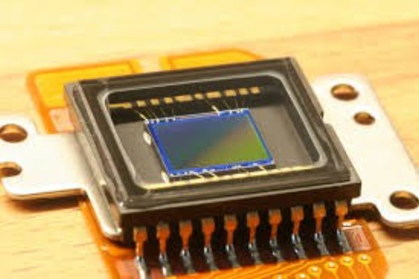 The Integration of Smart Sensors for Predictive Maintenance in Molding Machines